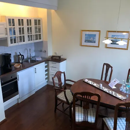 Flying Dutchman Apartment